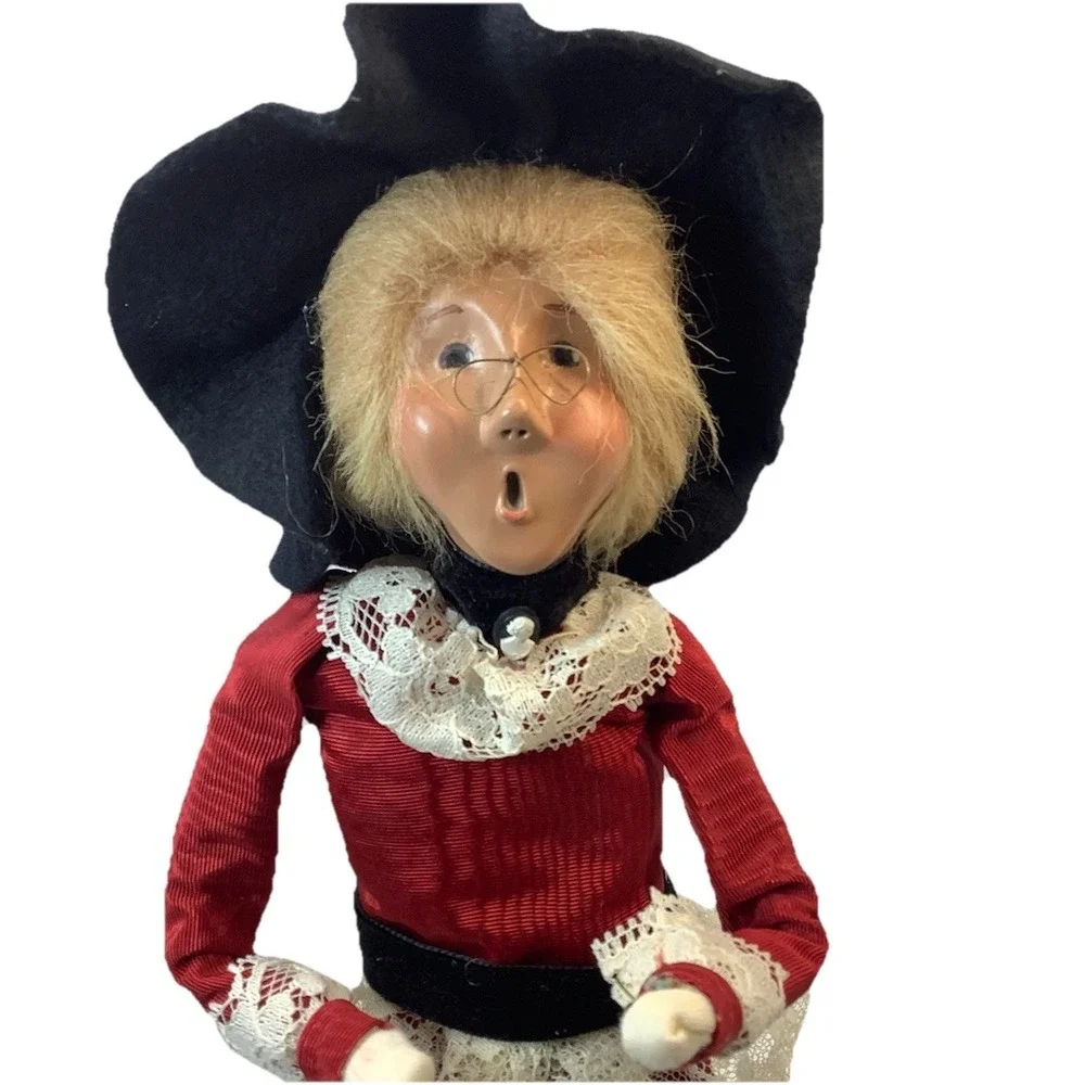 Byers Choice 1998 Victorian Adult Woman in Dress -‎ Caroler